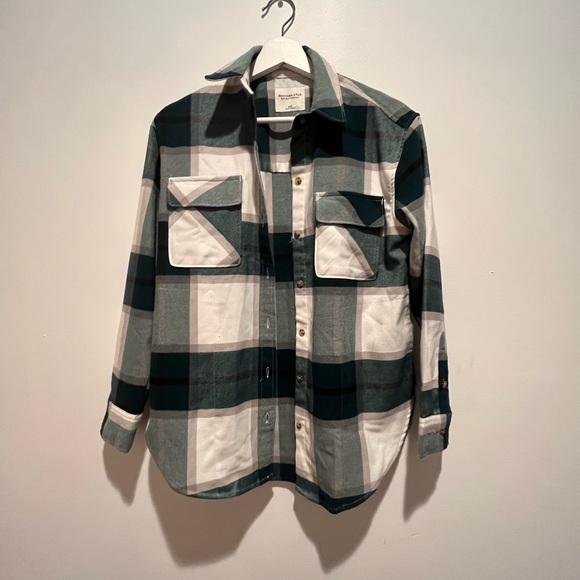 Abercrombie and fitch (rare find) flannel! New with tags! NEVER WORN - Picture 4 of 5
